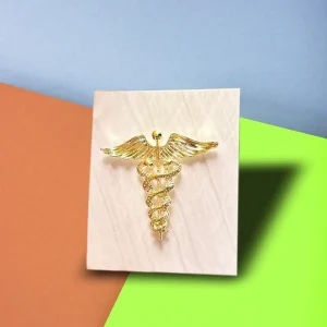 Pin Metálico Salud