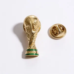 pin-copa-grande-mundial-dorado-con-replica-del-trofeo-de-futbol