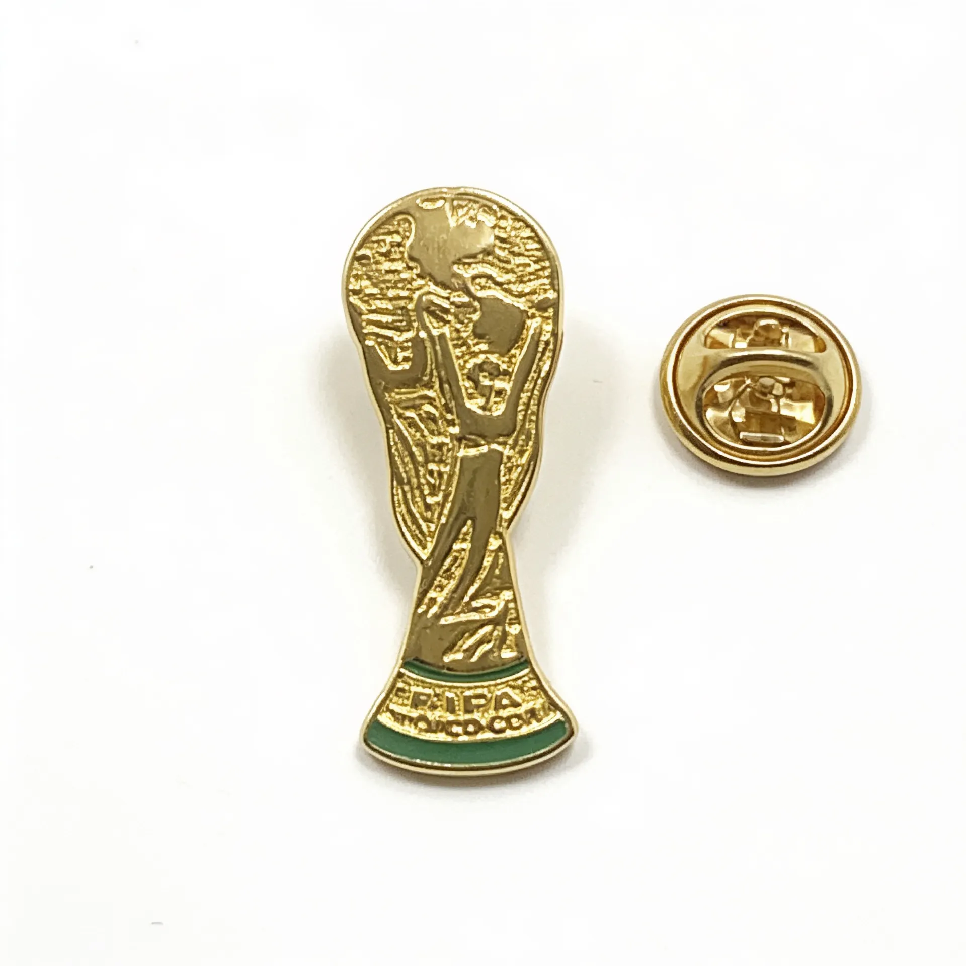 pin-copa-mundial-plano-dorado-con-silueta-del-trofeo-de-futbol