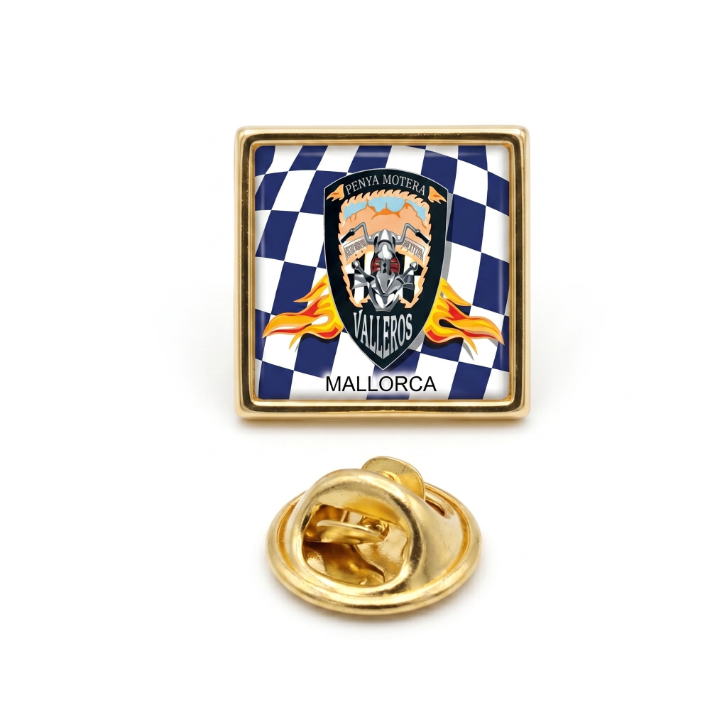 pin-cuadradp-clasico-dorado-con-broche-metalico