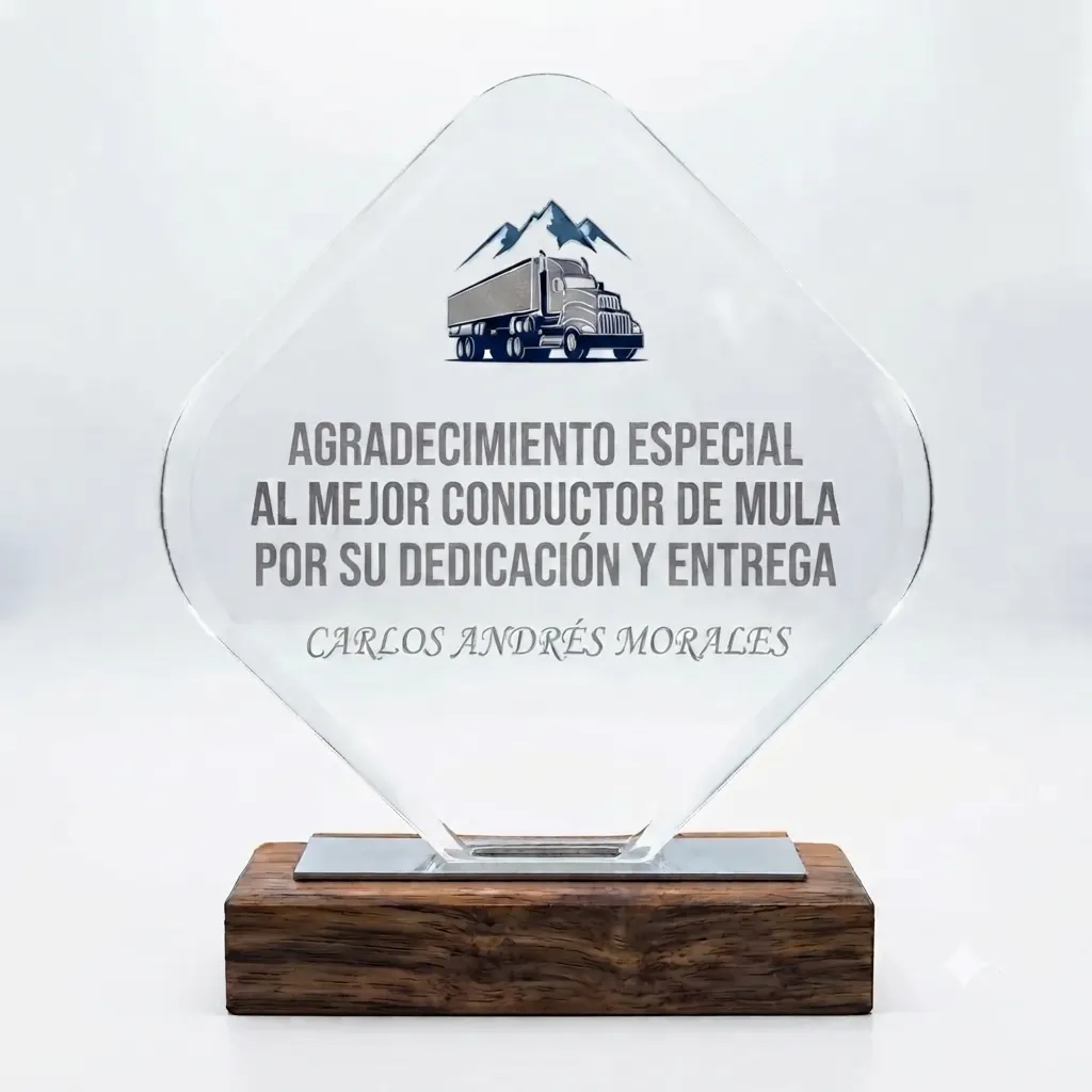trofeo-con-madera-y-cristal-para-reconocimiento-de-logros-personales-desde-una-unidad