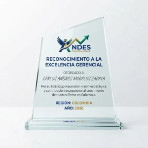 Placa de Reconocimiento Prisma Oblicuo en vidrio con base rectangular
